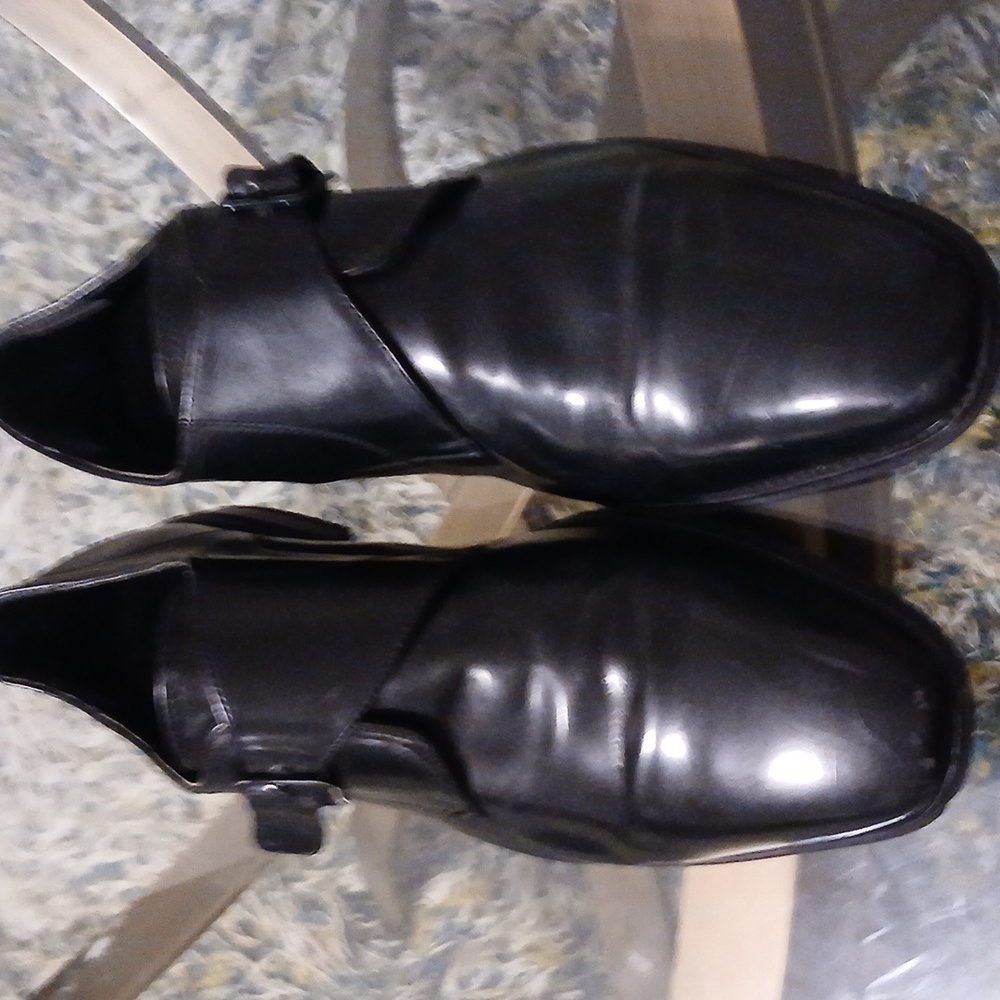 Men's dress shoes